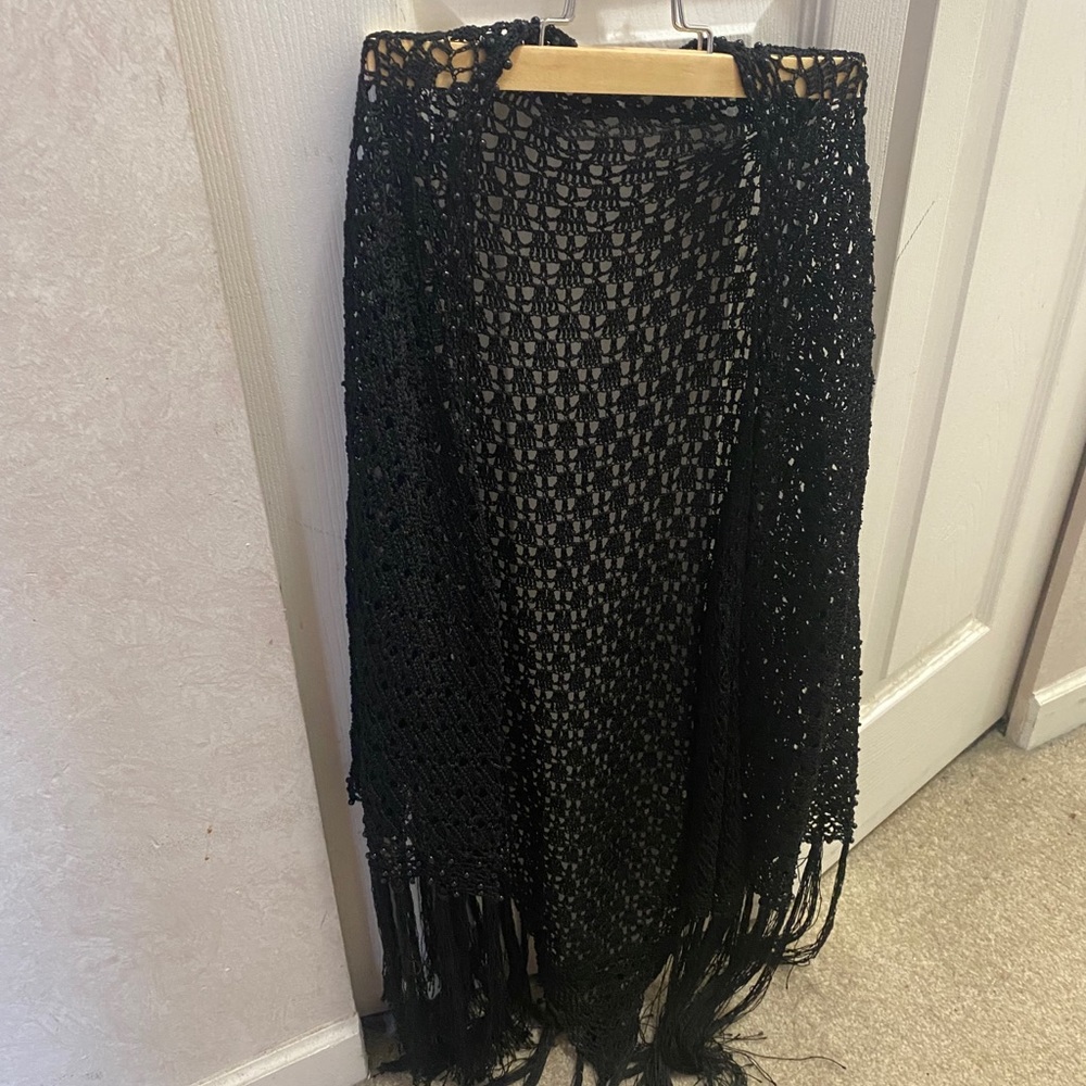 shawl with fringe